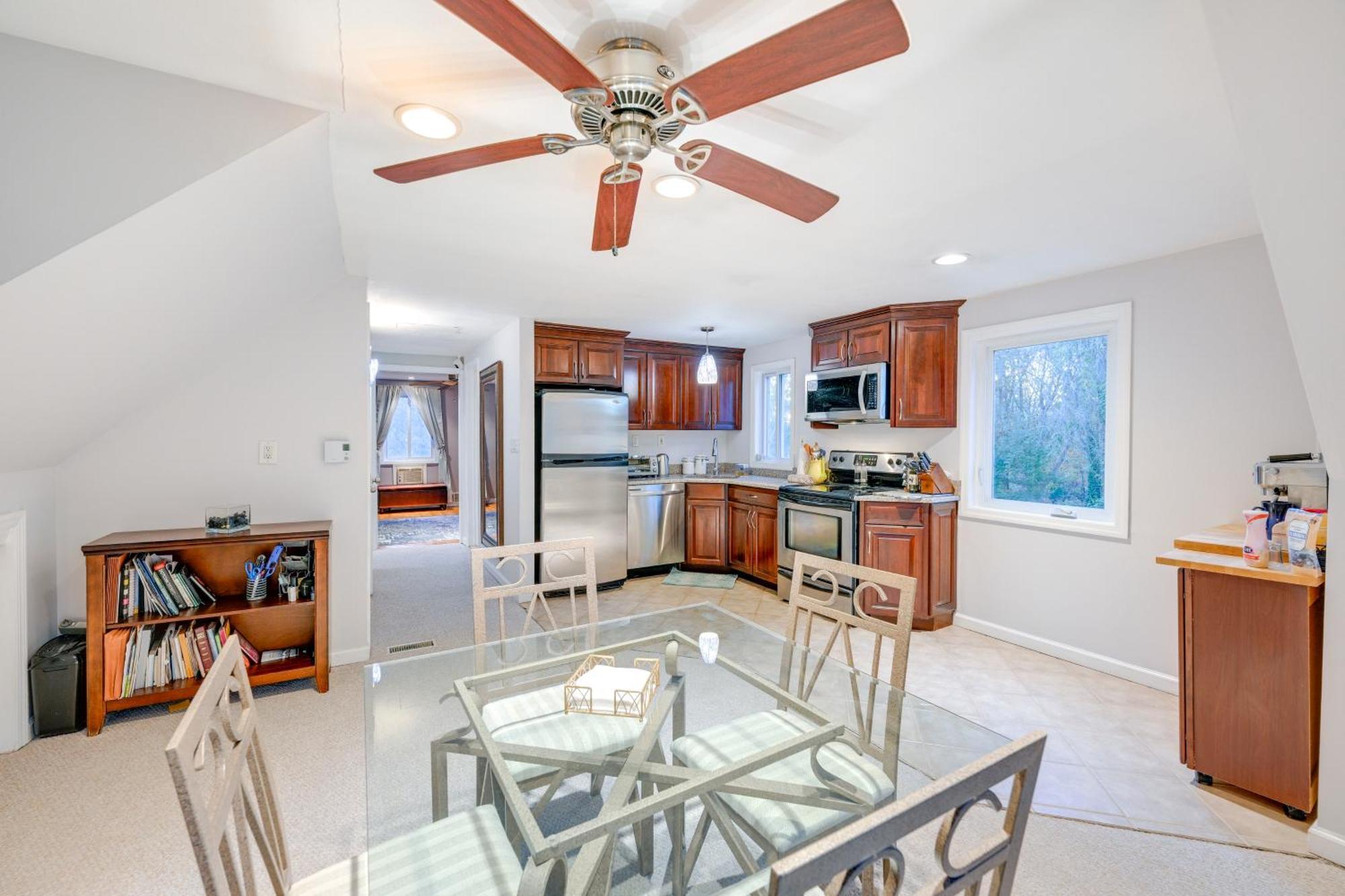 Cozy Dix Hills Apt With Deck About 7 Mi To Beach! מראה חיצוני תמונה