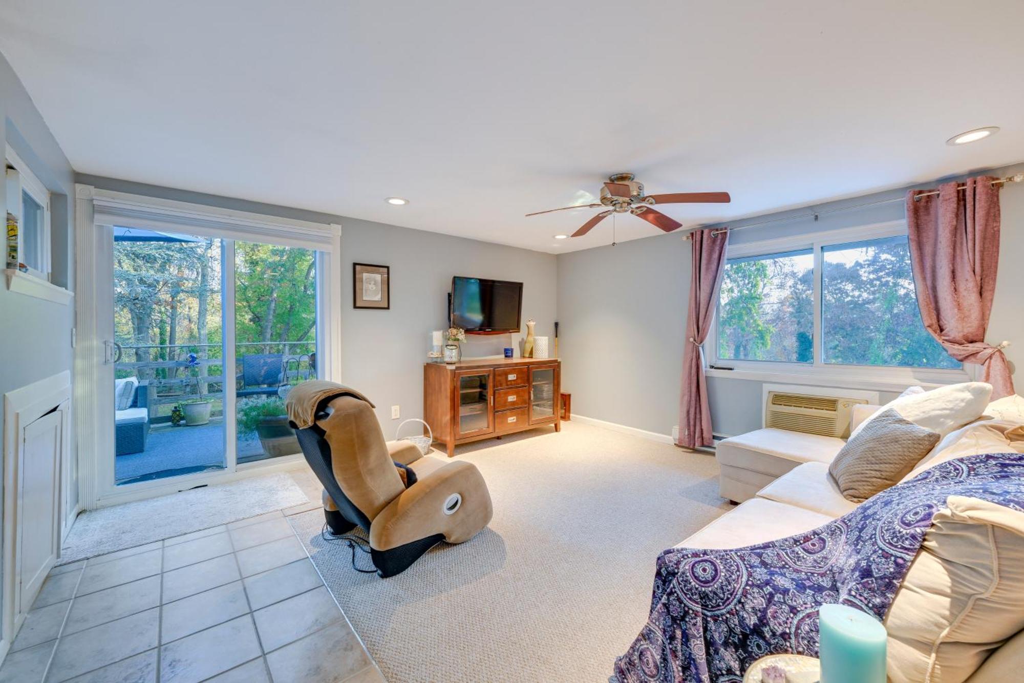 Cozy Dix Hills Apt With Deck About 7 Mi To Beach! מראה חיצוני תמונה