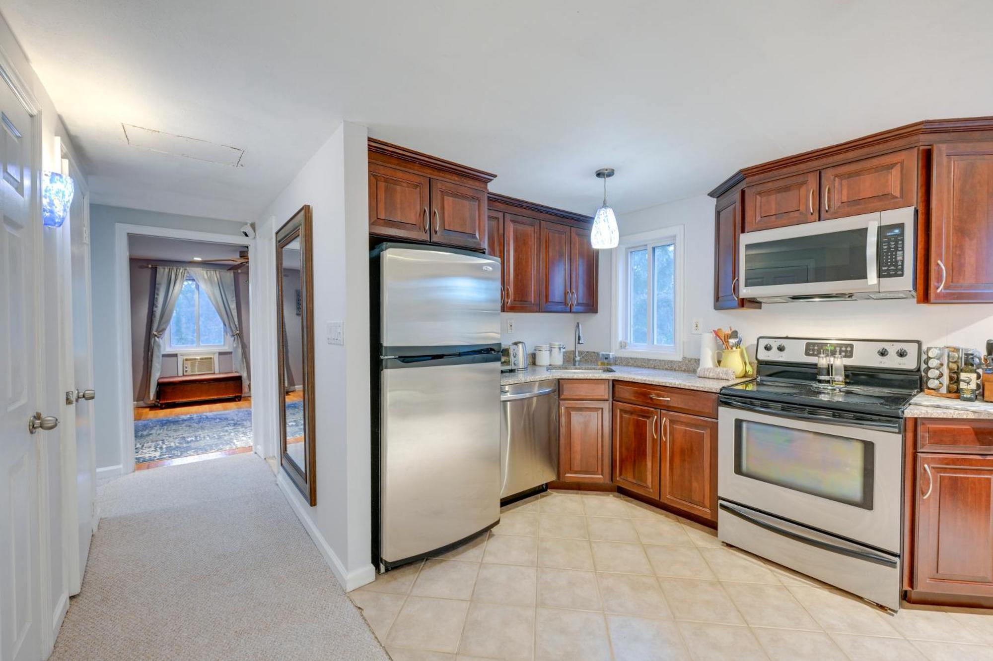 Cozy Dix Hills Apt With Deck About 7 Mi To Beach! מראה חיצוני תמונה