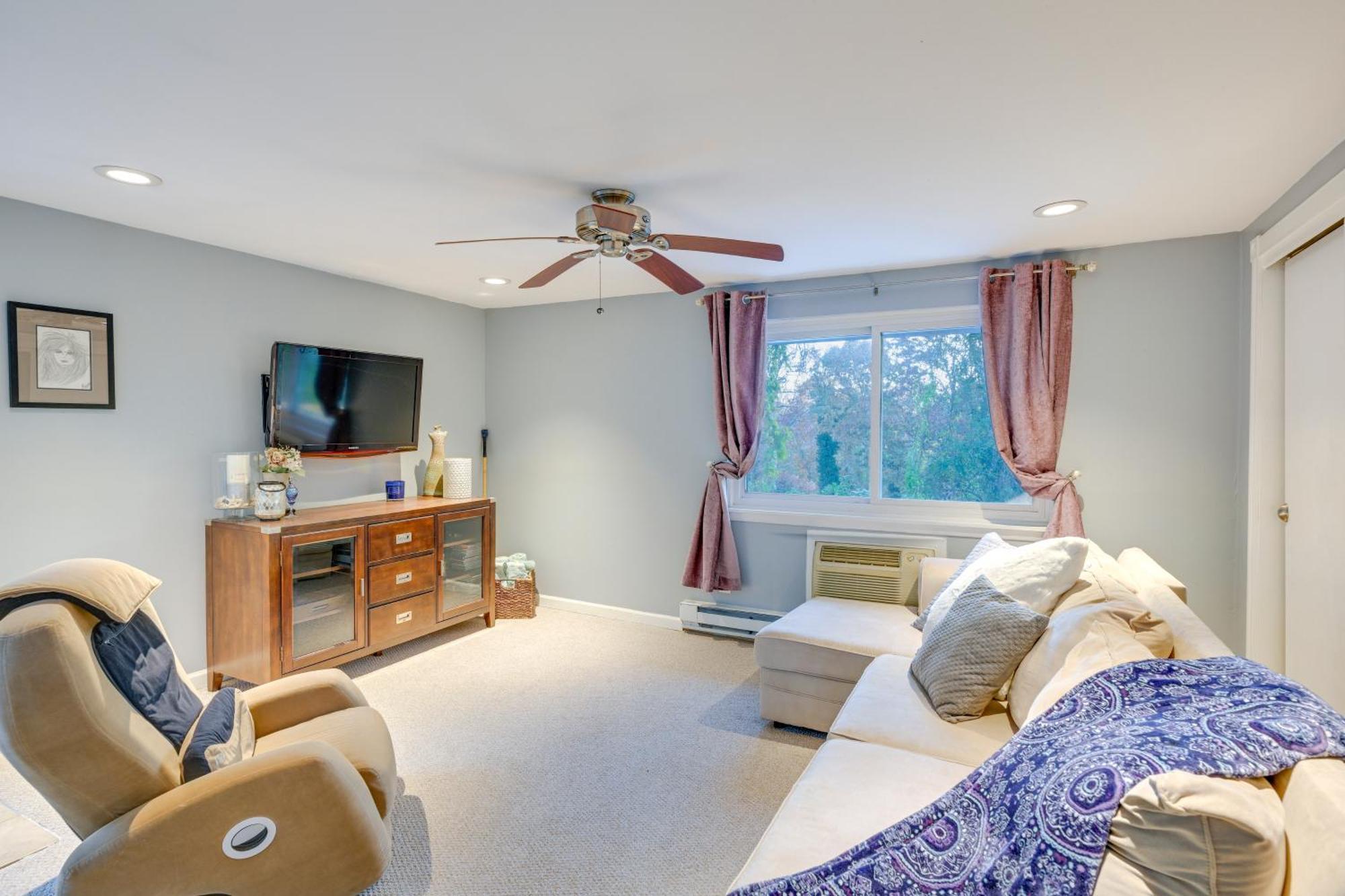 Cozy Dix Hills Apt With Deck About 7 Mi To Beach! מראה חיצוני תמונה